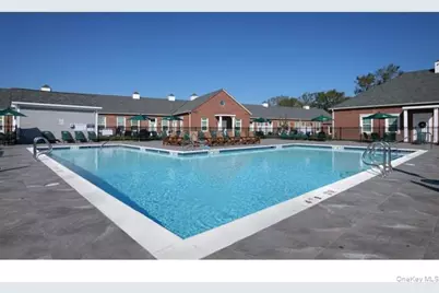 75 Circle Drive #75-110, Central Islip, NY 11722 - Photo 2