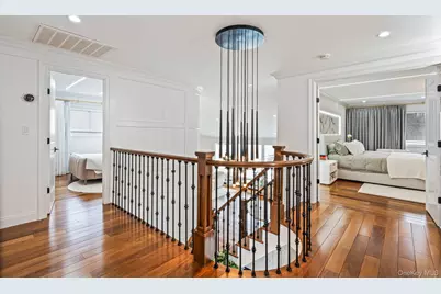 80 Knolls Drive N, Manhasset Hills, NY 11040 - Photo 14