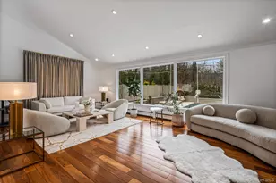 80 Knolls Dr N, Manhasset Hills, NY 11040 - Photo 12