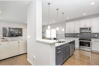 718 Guy Lombardo Avenue, Freeport, NY 11520 - Photo 10