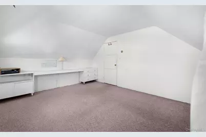 60 Flamingo Road, Levittown, NY 11756 - Photo 32