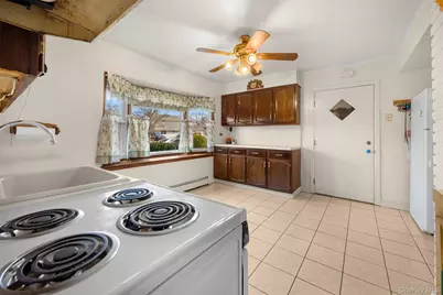 60 Flamingo Road, Levittown, NY 11756 - Photo 6