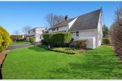 60 Flamingo Road, Levittown, NY 11756 - Photo 2