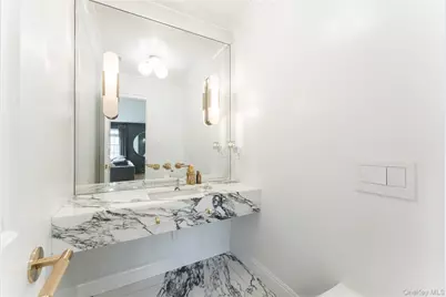 194 Whitehall Boulevard, Garden City, NY 11530 - Photo 16