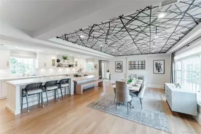 194 Whitehall Boulevard, Garden City, NY 11530 - Photo 2