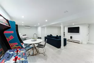 194 Whitehall Blvd, Garden City, NY 11530 - Photo 28