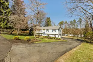 20 Dale Rd, Airmont, NY 10952 - Photo 2