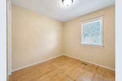 1840 Maurice Avenue, East Meadow, NY 11554 - Photo 14