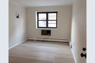 100 Clinton Avenue #2E, Mineola, NY 11504 - Photo 26