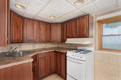 230 Yoakum Avenue, Farmingdale, NY 11735 - Photo 16