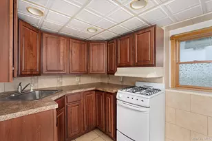 230 Yoakum Ave, Farmingdale, NY 11735 - Photo 16