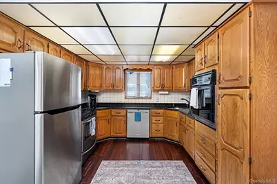 230 Yoakum Avenue, Farmingdale, NY 11735 - Photo 6