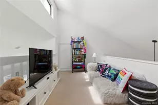 18 Quail Run, Hampton Bays, NY 11946 - Photo 32