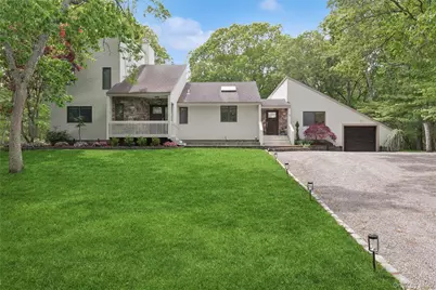 18 Quail Run, Hampton Bays, NY 11946 - Photo 2