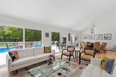 18 Quail Run, Hampton Bays, NY 11946 - Photo 16