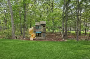 18 Quail Run, Hampton Bays, NY 11946 - Photo 12