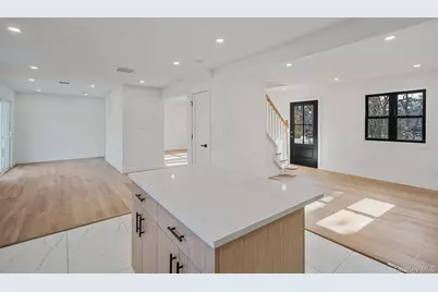 426 Lucerne Avenue, Shirley, NY 11967 - Photo 14