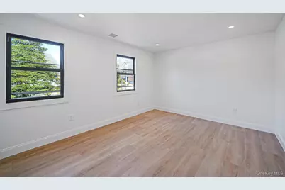 426 Lucerne Avenue, Shirley, NY 11967 - Photo 28