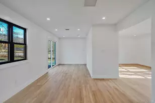 426 Lucerne Ave, Shirley, NY 11967 - Photo 16