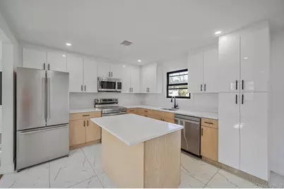 426 Lucerne Avenue, Shirley, NY 11967 - Photo 12