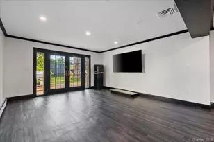 1055 Lawrence Ct, Woodmere, NY 11581 - Photo 16