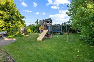 1055 Lawrence Ct, Woodmere, NY 11581 - Photo 36