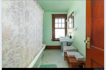10 Oakwood Boulevard, Poughkeepsie, NY 12603 - Photo 14