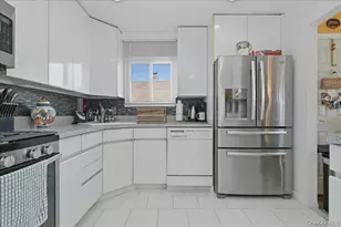 3671 Bayview St, Seaford, NY 11783 - Photo 12