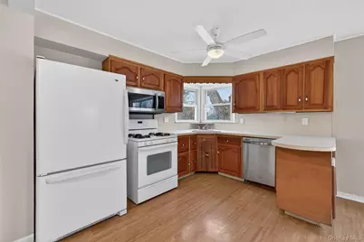 4072 Maywood Drive, Seaford, NY 11783 - Photo 12