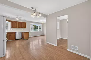 4072 Maywood Dr, Seaford, NY 11783 - Photo 14