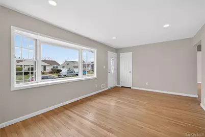 4072 Maywood Drive, Seaford, NY 11783 - Photo 4