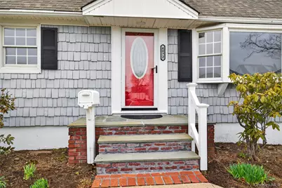 4072 Maywood Drive, Seaford, NY 11783 - Photo 2