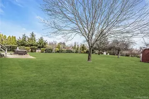 82 Donna Dr, Calverton, NY 11933 - Photo 24