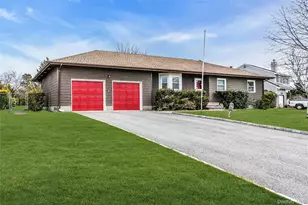 82 Donna Dr, Calverton, NY 11933 - Photo 4