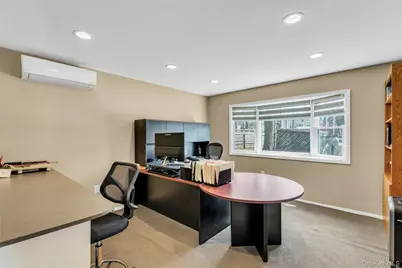 132 Washington Avenue, Plainview, NY 11803 - Photo 18