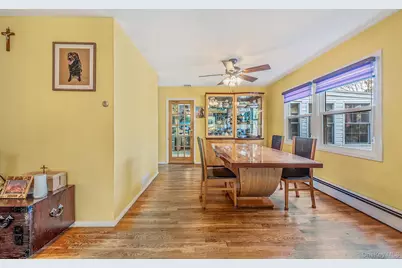 16 Manchester Lane, Stony Brook, NY 11790 - Photo 8