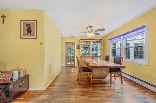 16 Manchester Ln, Stony Brook, NY 11790 - Photo 8