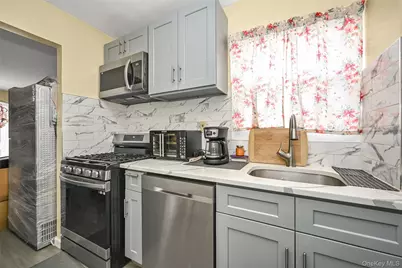 135-07 223rd Street, Springfield Gardens, NY 11413 - Photo 14