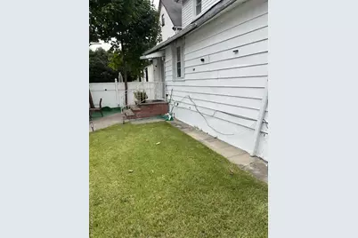 204-20 104th Avenue, Saint Albans, NY 11412 - Photo 16