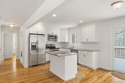 3483 Overlook Avenue, Yorktown Heights, NY 10598 - Photo 4