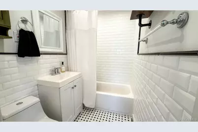 27 E Lincoln Avenue, Massapequa, NY 11758 - Photo 8