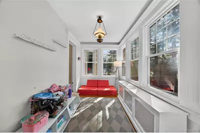 121 Morris Avenue, Rockville Centre, NY 11570 - Photo 12