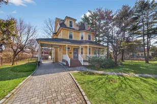 121 Morris Ave, Rockville Centre, NY 11570 - Photo 2