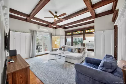 121 Morris Avenue, Rockville Centre, NY 11570 - Photo 16