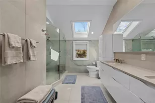 930 Smith Ln, Hewlett, NY 11598 - Photo 32