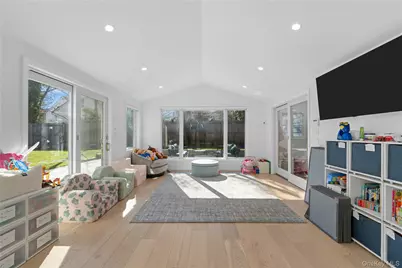 930 Smith Lane, Hewlett, NY 11598 - Photo 16