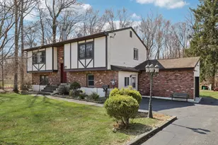 89 Green Rd, West Nyack, NY 10994 - Photo 2