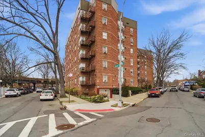 6692 Selfridge Street #4F, Forest Hills, NY 11375 - Photo 2