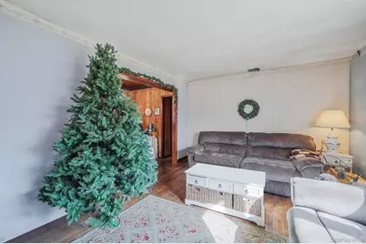 35 Betsy Drive, West Sayville, NY 11796 - Photo 8