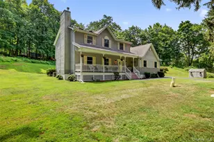6 Summer Winds Ct, Cornwall, NY 12520 - Photo 2